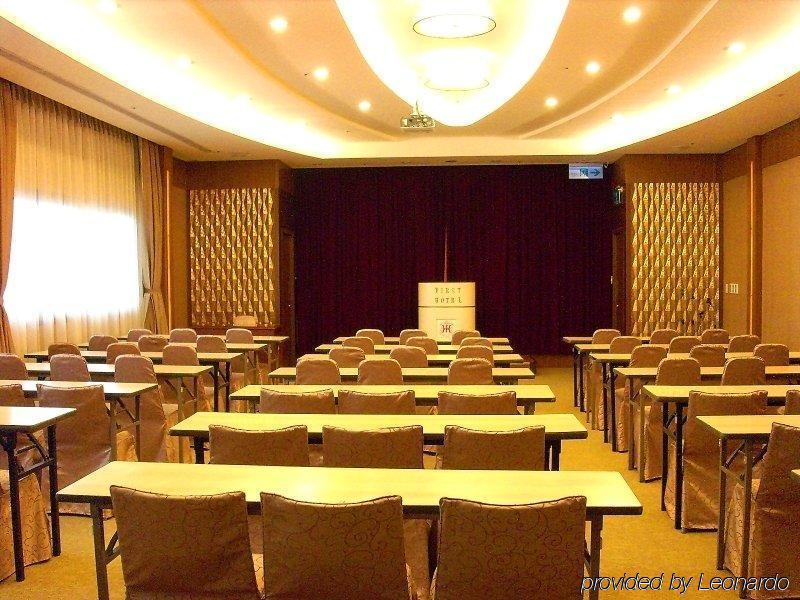 First Hotel Taipeh Exterior foto